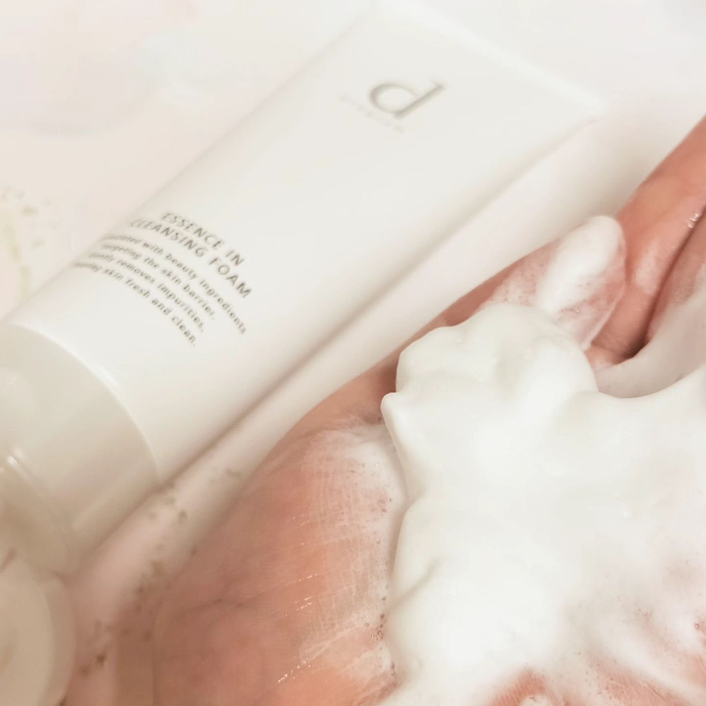 エッセンスイン クレンジングフォーム/d プログラム/洗顔フォームを使ったクチコミ（3枚目）