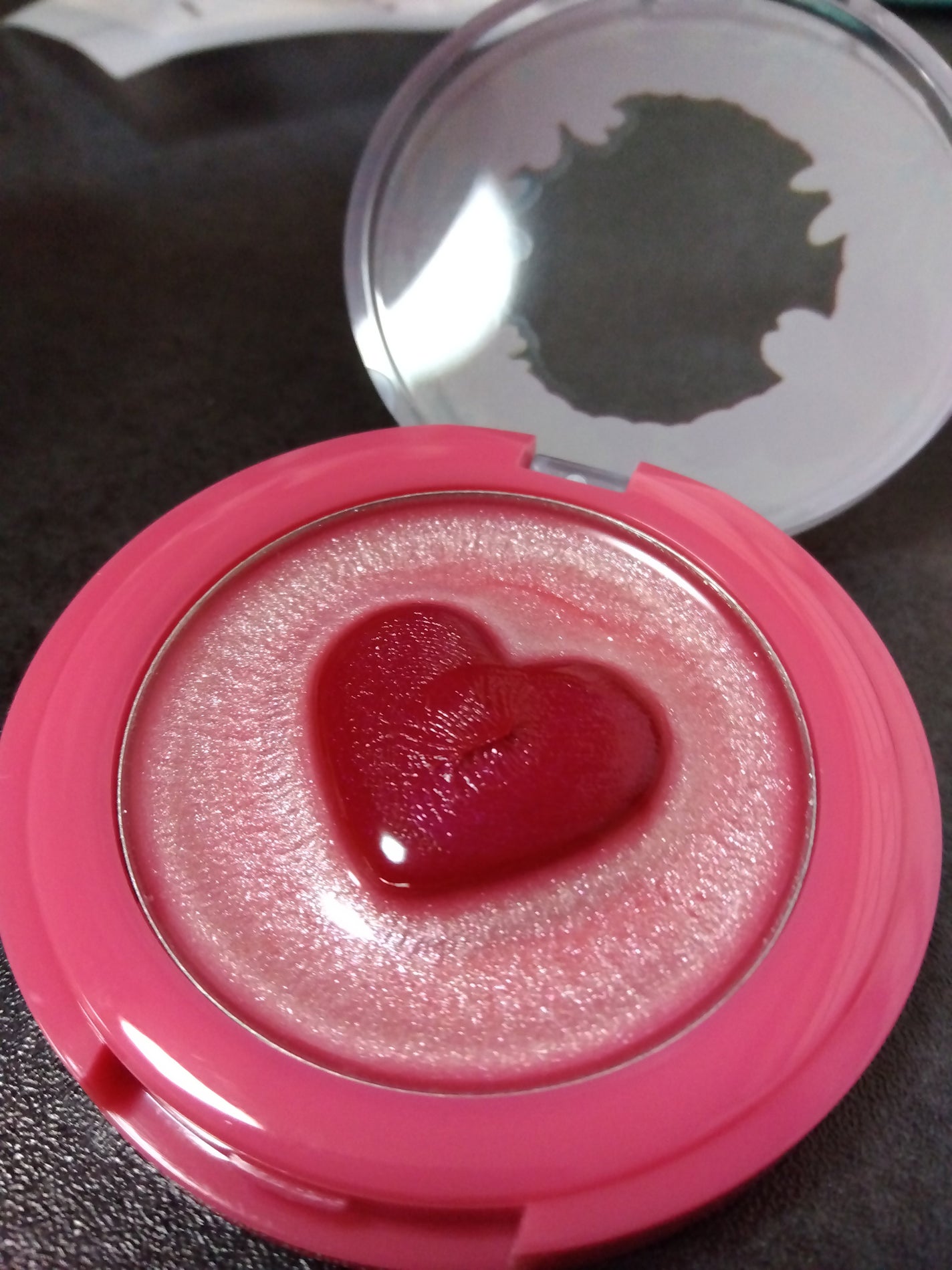 fresh_lips_itbo on LIPS 「【使った商品】ダイソー ハートリングリップグロス【色味】エレガ..」(3枚目)