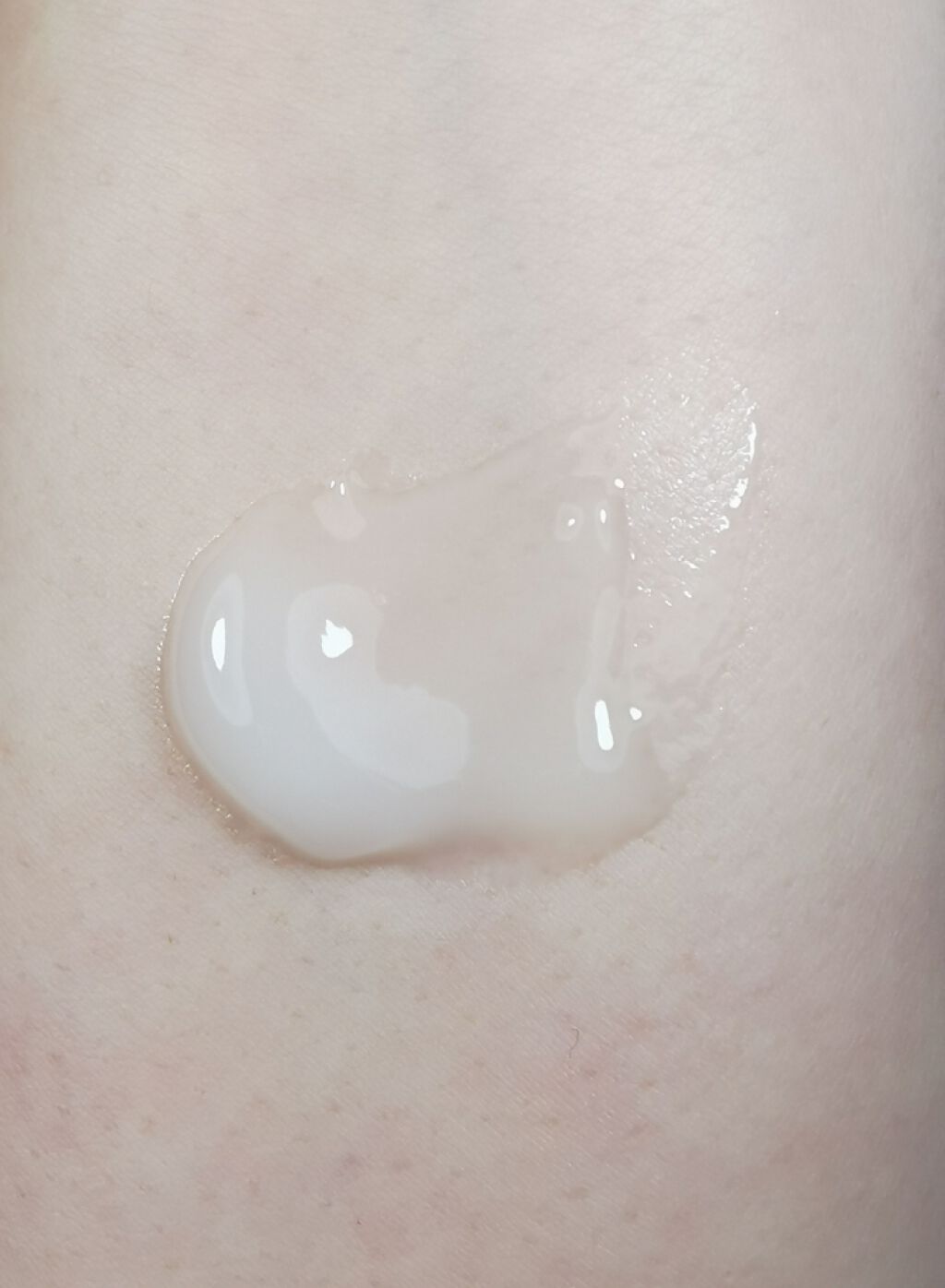 エッセンス ジェル/イオナ スパ＆ミネラル/オールインワン化粧品を使ったクチコミ（2枚目）