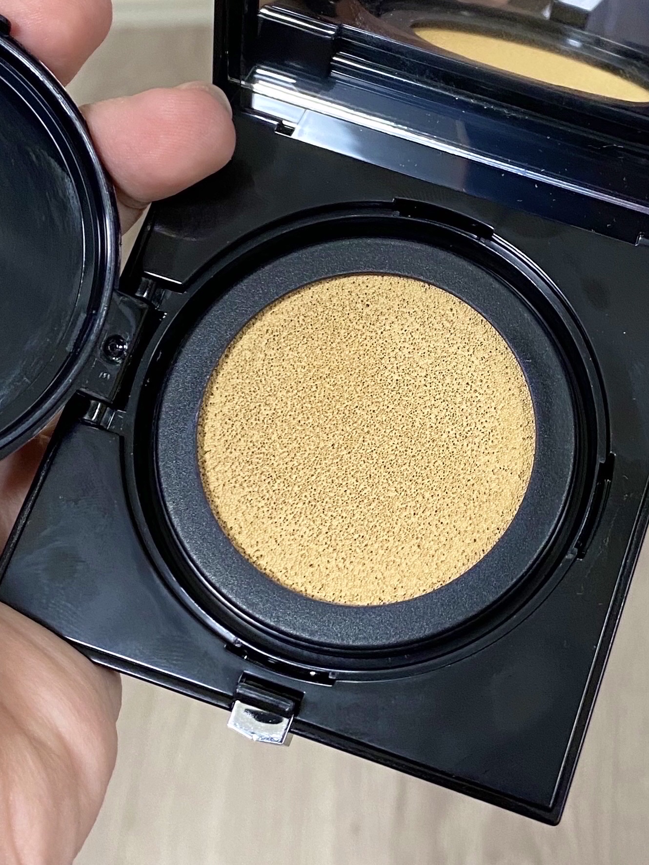 ラディアント タッチ グロウパクト/YVES SAINT LAURENT BEAUTE/クッションファンデーションを使ったクチコミ（2枚目）