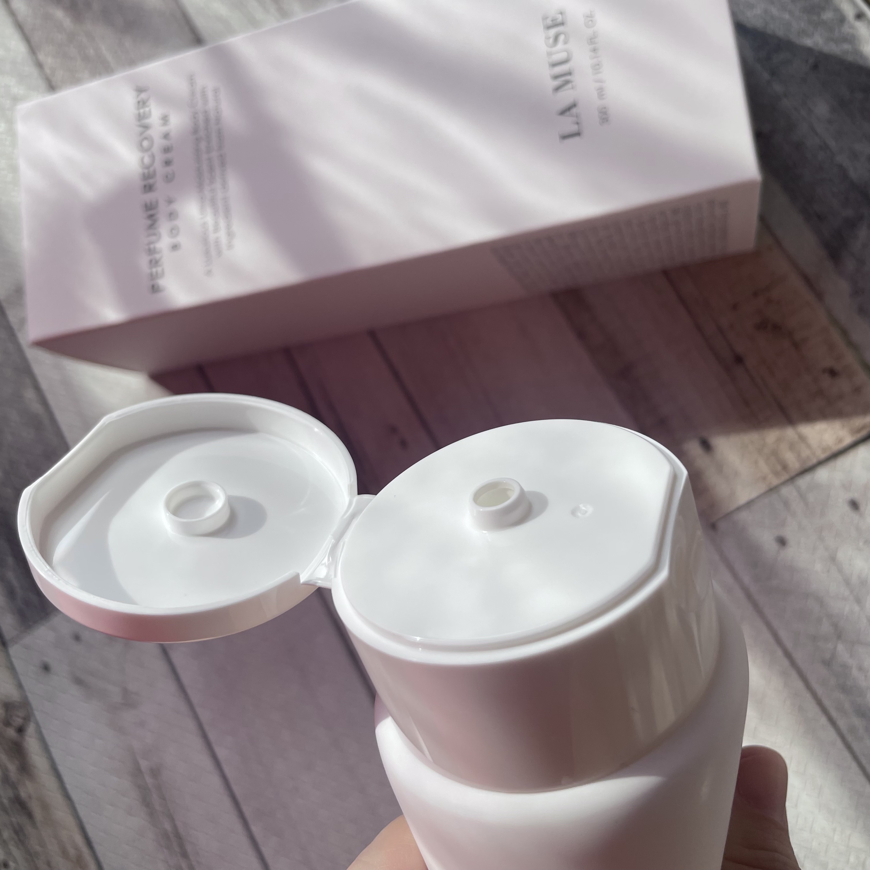 パフューム リカバリーボディクリーム/ラミューズ/ボディクリームを使ったクチコミ（2枚目）