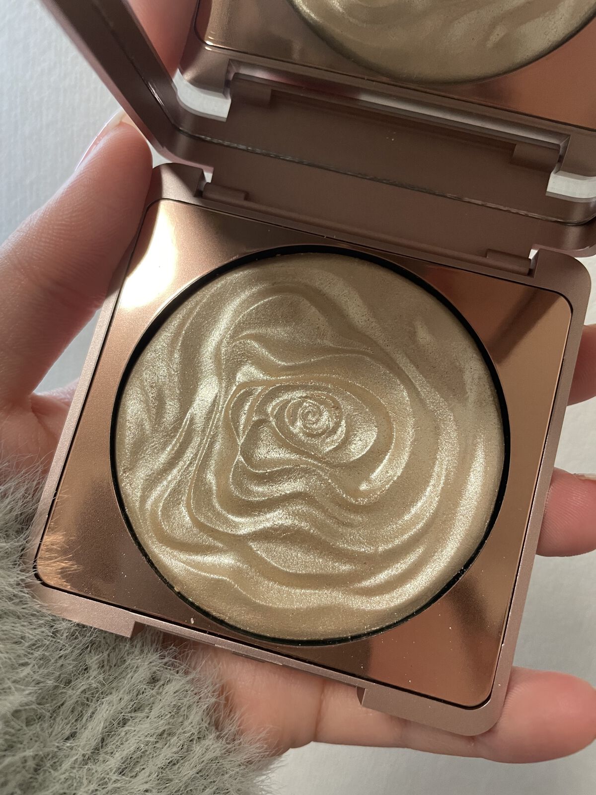 双花彫刻 ハイライト/花西子/パウダーハイライトを使ったクチコミ（2枚目）