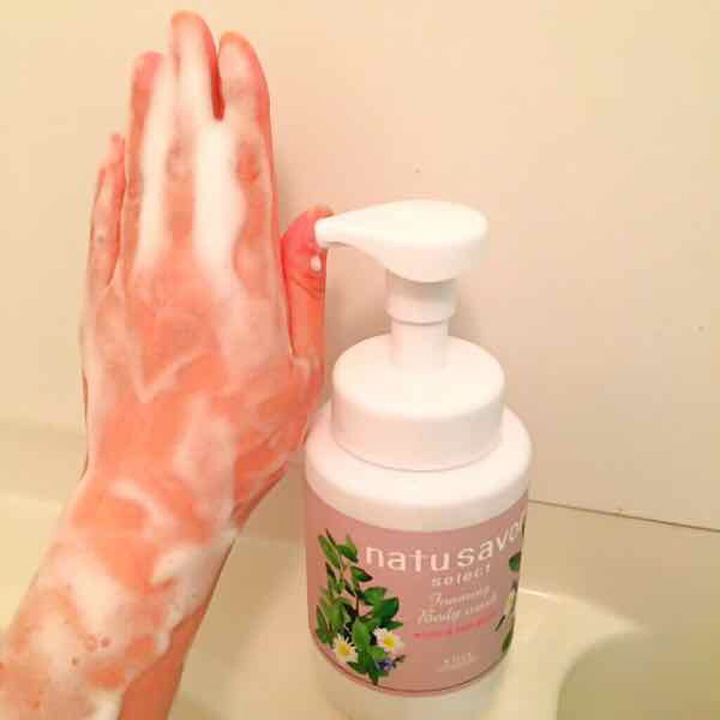ホワイト 泡ボディウォッシュ リッチモイスト/natu savon select/ボディソープを使ったクチコミ(3枚目)