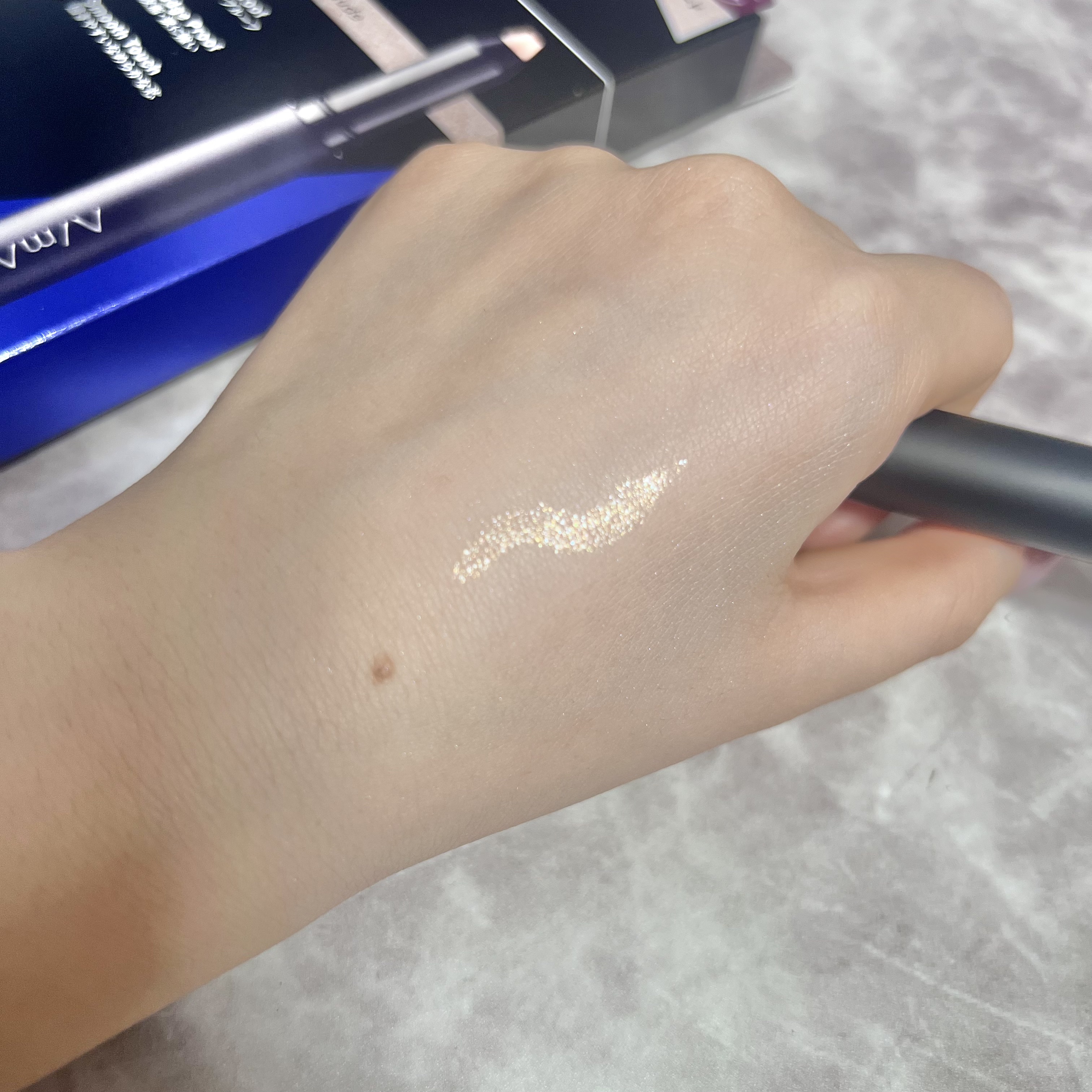 エーメイク グリッタースティック/A/mAke/グリッターを使ったクチコミ（1枚目）