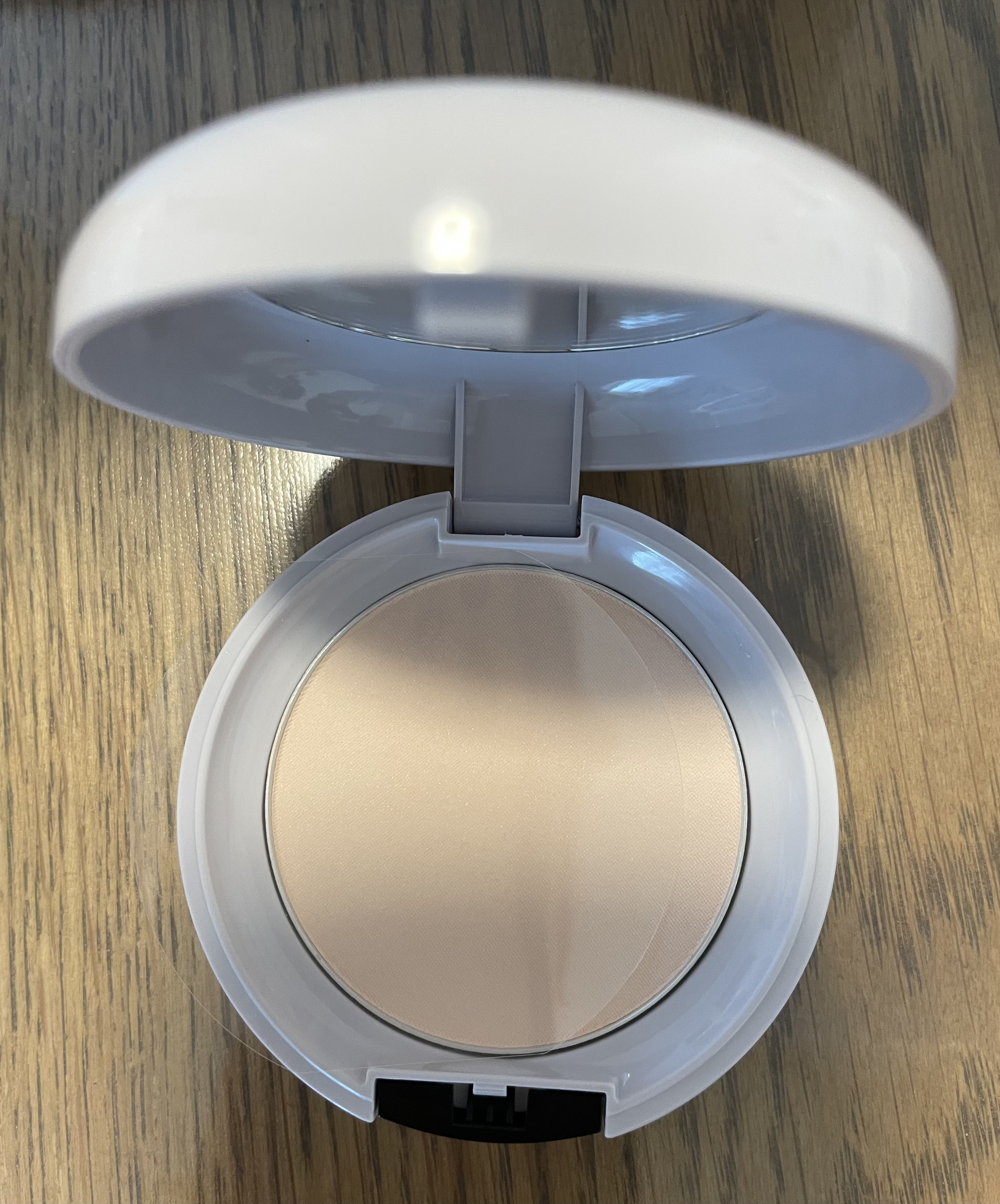 エアリータッチ アドシールドパウダー/クラブ/プレストパウダーを使ったクチコミ（3枚目）