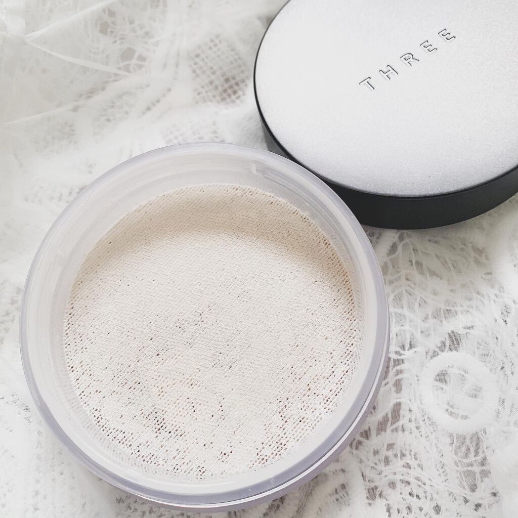 アドバンスドエシリアルスムースオペレーター ルースパウダー/THREE/ルースパウダーを使ったクチコミ（3枚目）