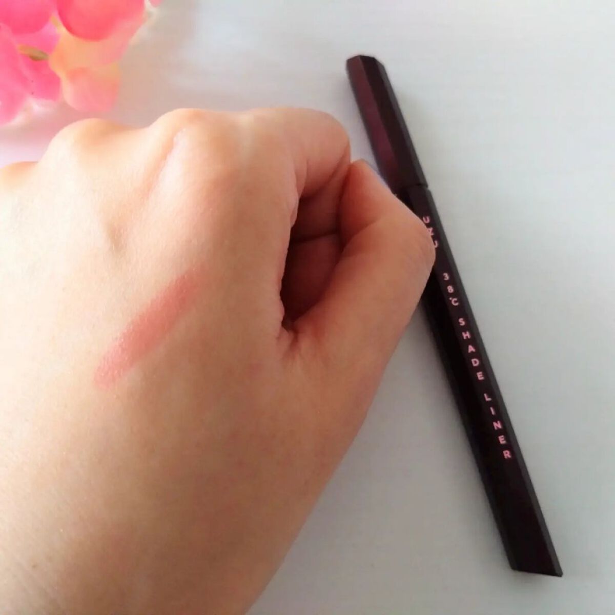 38℃ シェード ライナー SHEER RED/UZU BY FLOWFUSHI/リキッドアイライナーを使ったクチコミ（2枚目）