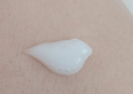 モモリ さらりとまとまるヘアミルクのクチコミ「今回はさらりとまとまるヘアミルクmomoriを紹介します!!
値段は1000円以下の700円で.....」(3枚目)