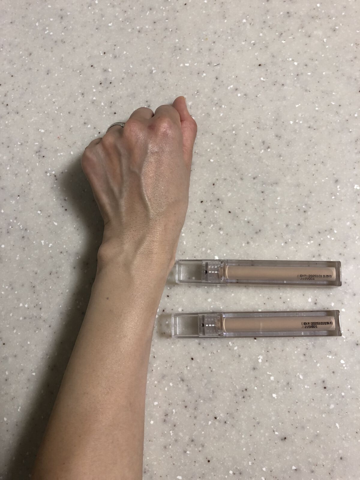 ダーマシンコンシーラー/23years old/リキッドコンシーラーを使ったクチコミ（3枚目）