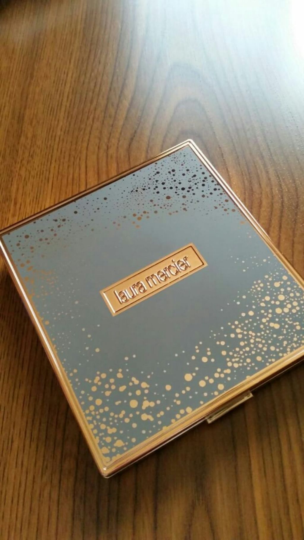 マジック アワー フェイスイルミネーター パレット/ローラ メルシエ/プレストパウダーを使ったクチコミ(1枚目)