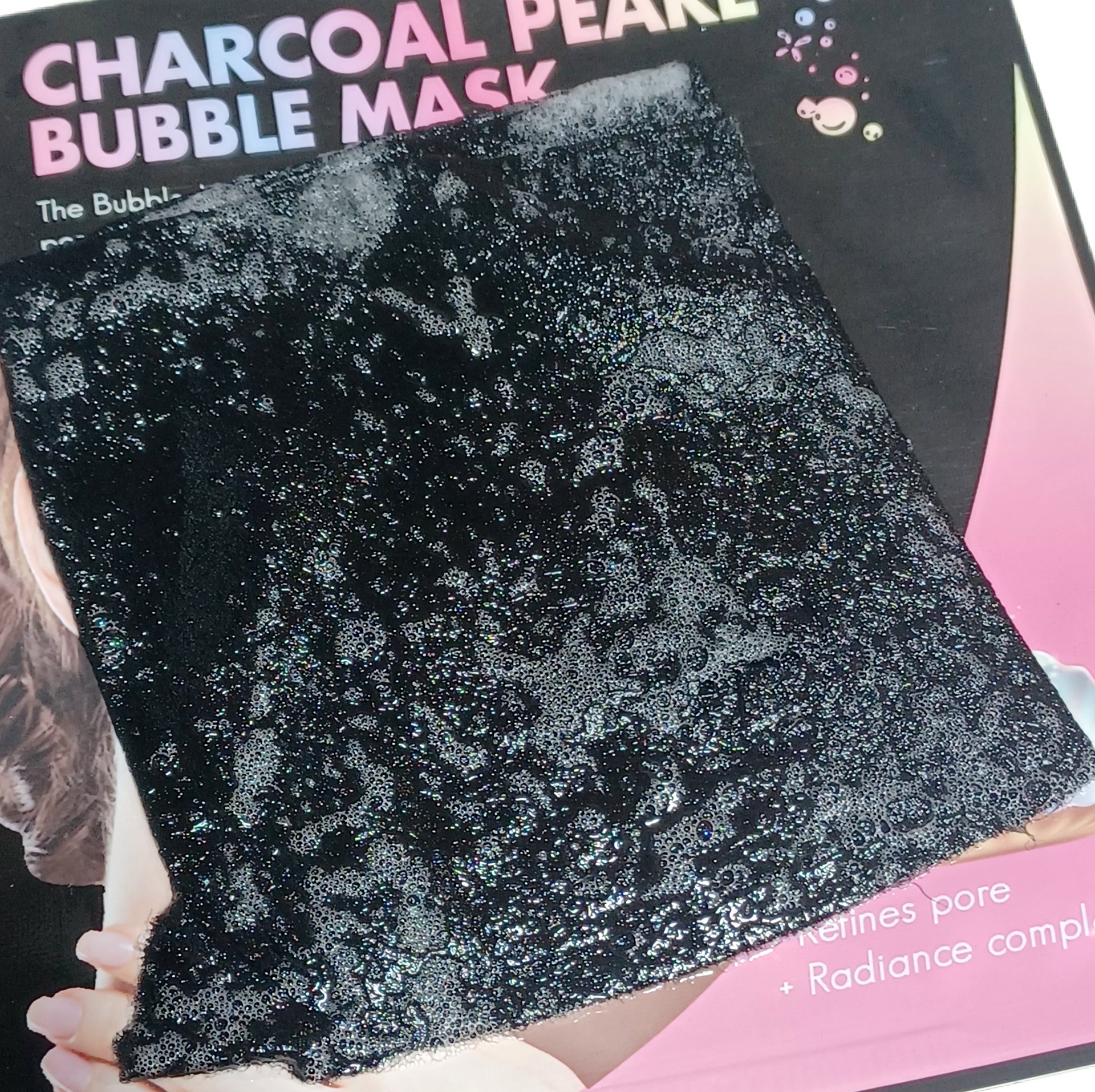 PAX MOLY バブルマスクのクチコミ「
炭を使用したシートと真珠エキスを
配合したスペシャルケアマスクは天然由来の
植物成分を使用し.....」（3枚目）