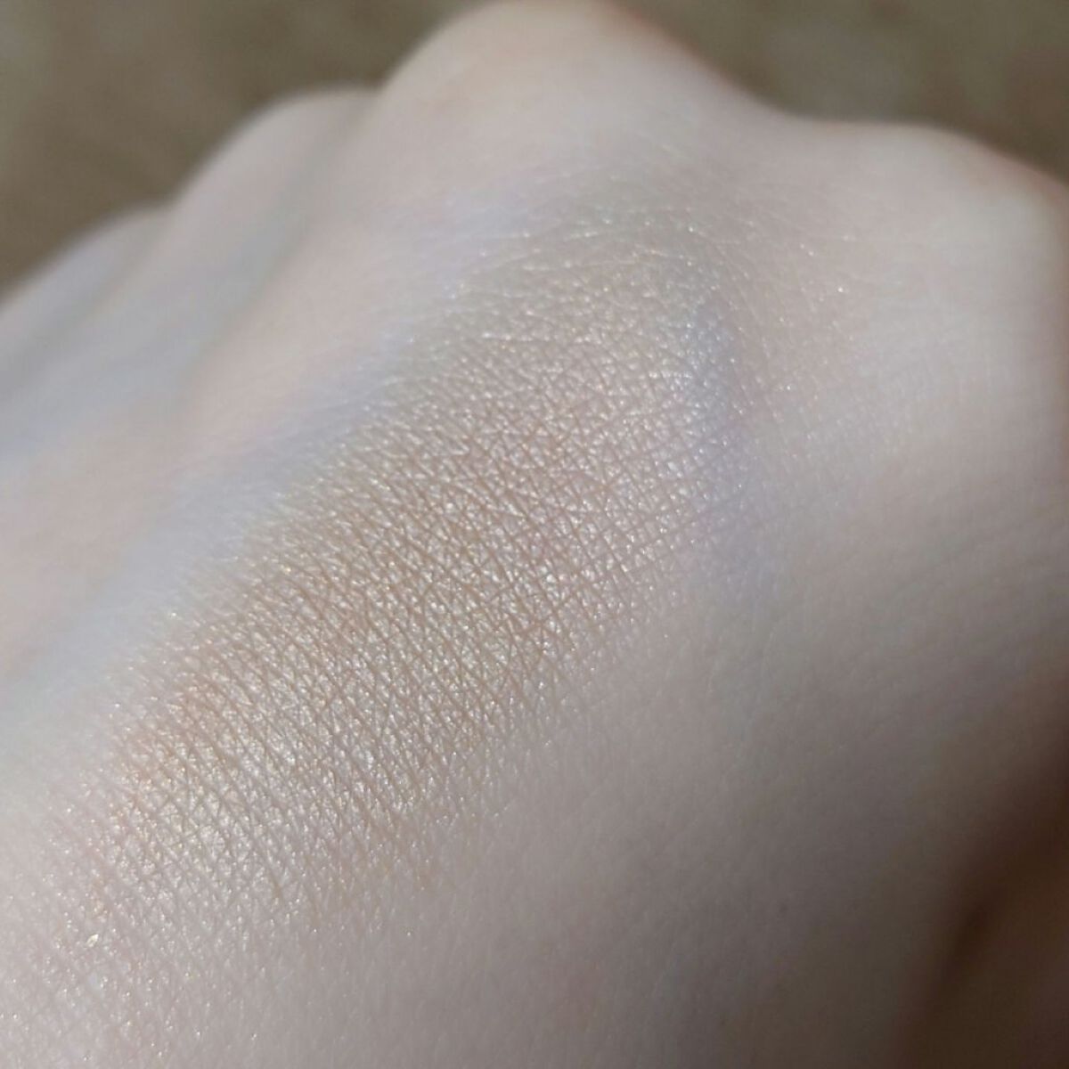 サテン クラッシュ No.6 トランスグレシブ トープ/YVES SAINT LAURENT BEAUTE/単色アイシャドウを使ったクチコミ（3枚目）