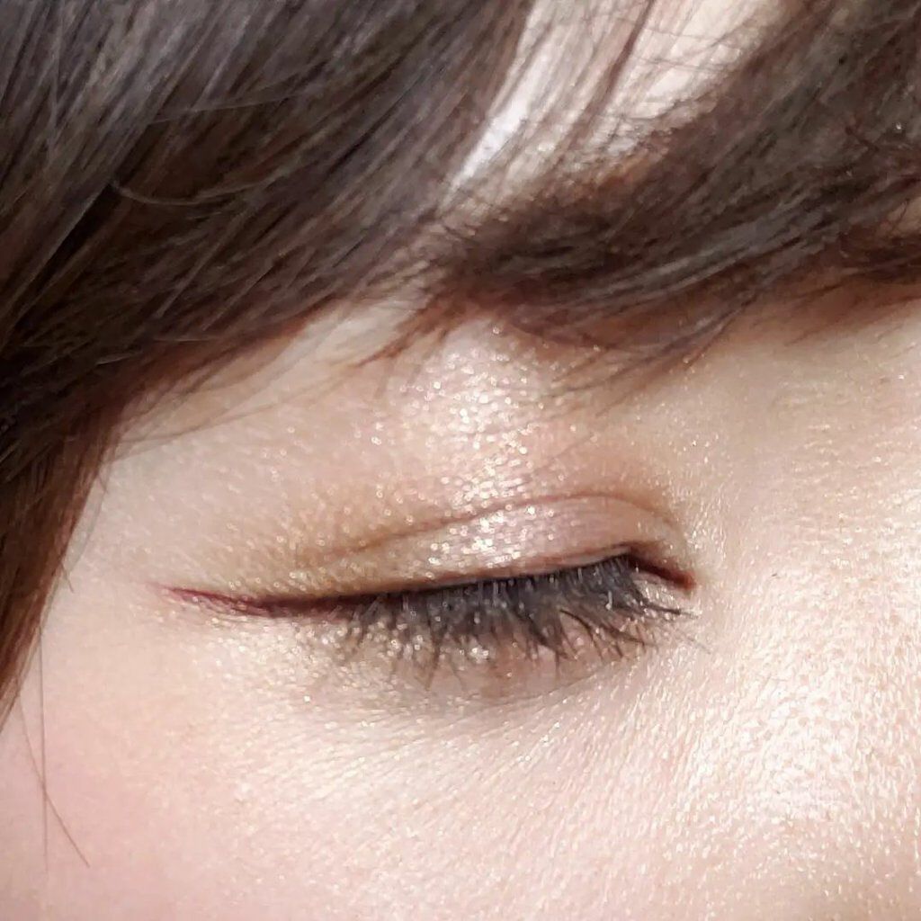 ハードワイヤードアイシャドー/NARS/単色アイシャドウを使ったクチコミ（2枚目）