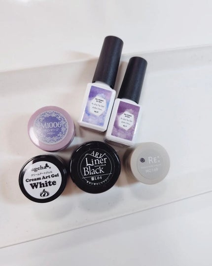 e_nails//フォロバ◎//ネイルとコスメ好きママ on LIPS 「フラワー特集✼¨*今回は3種類、春のお花をを描いてみました❤さ..」(4枚目)