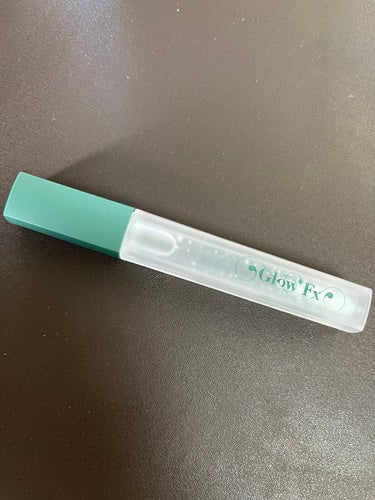 Glow Fx  pumpup lip   トウメイ
値段は2780円で、ロフトで購入しました。
他にも2色色があって、そのうちの１つはティントタイプだったと思います。
他のリップの下地として使いたかっ