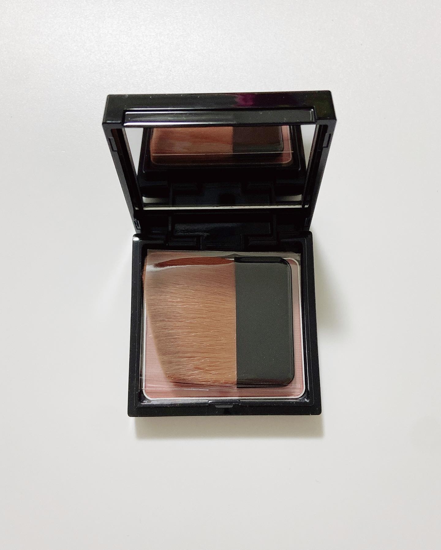 プレストチーク シームレスピンク/＆be/パウダーチークを使ったクチコミ（3枚目）