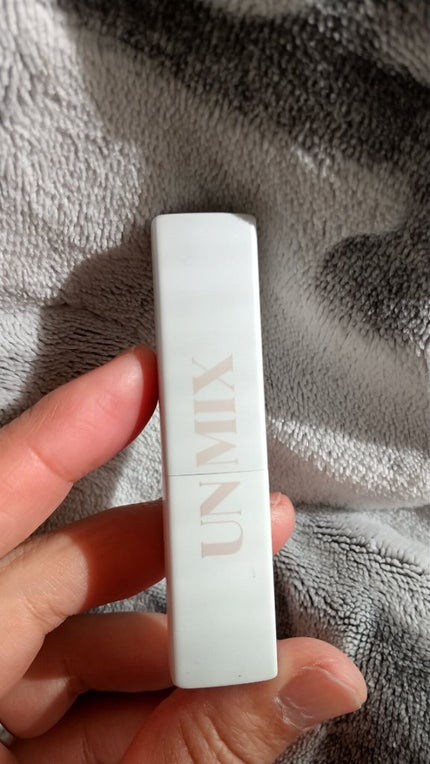 UNMIX モイスチャーリップベースのクチコミ「【使った商品】モイスチャーリップベース
【色味】ほぼ無色
【色もち】なし
【質感】固めだけどベ.....」(1枚目)