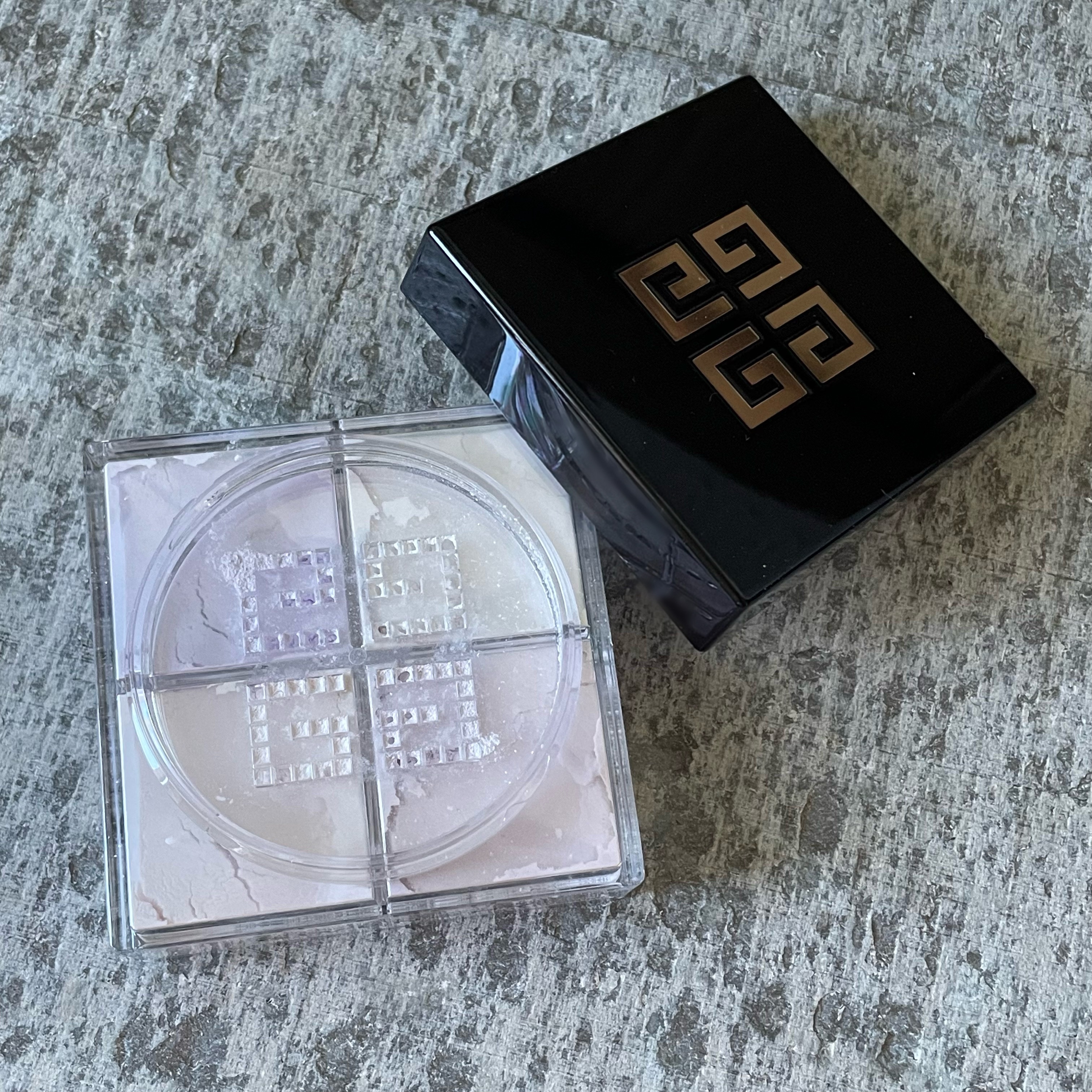 プリズム・リーブル/GIVENCHY/ルースパウダーを使ったクチコミ（1枚目）