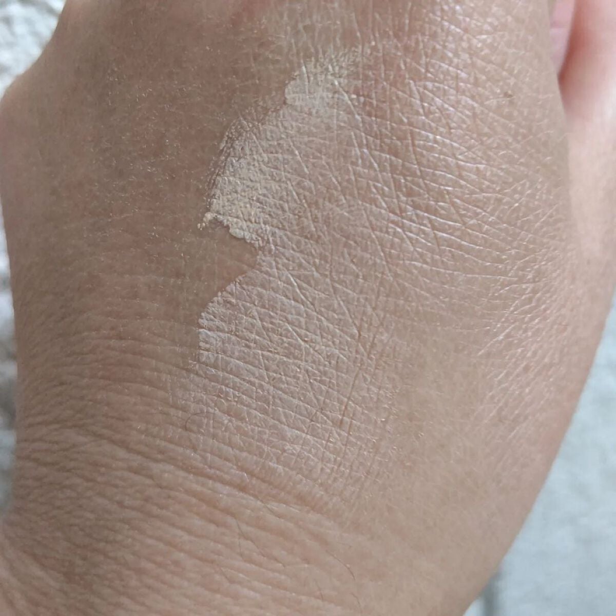 miki-nu on LIPS 「毛穴レス、潤った仕上がりに大満足。これいいよ!とすすめられたの..」(4枚目)