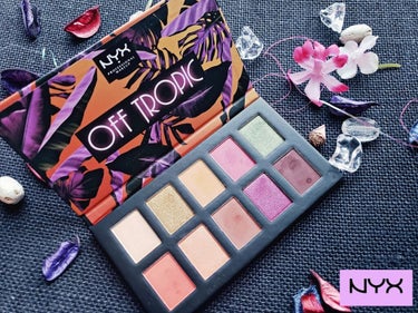 NYX Professional Makeup オフトロピック シャドウ パレットのクチコミ「ＮＹＸ
ＮＹＸのアイシャドウパレットです。
ちょっとハワイの夕焼けみたいでパッケージから可愛い.....」（2枚目）