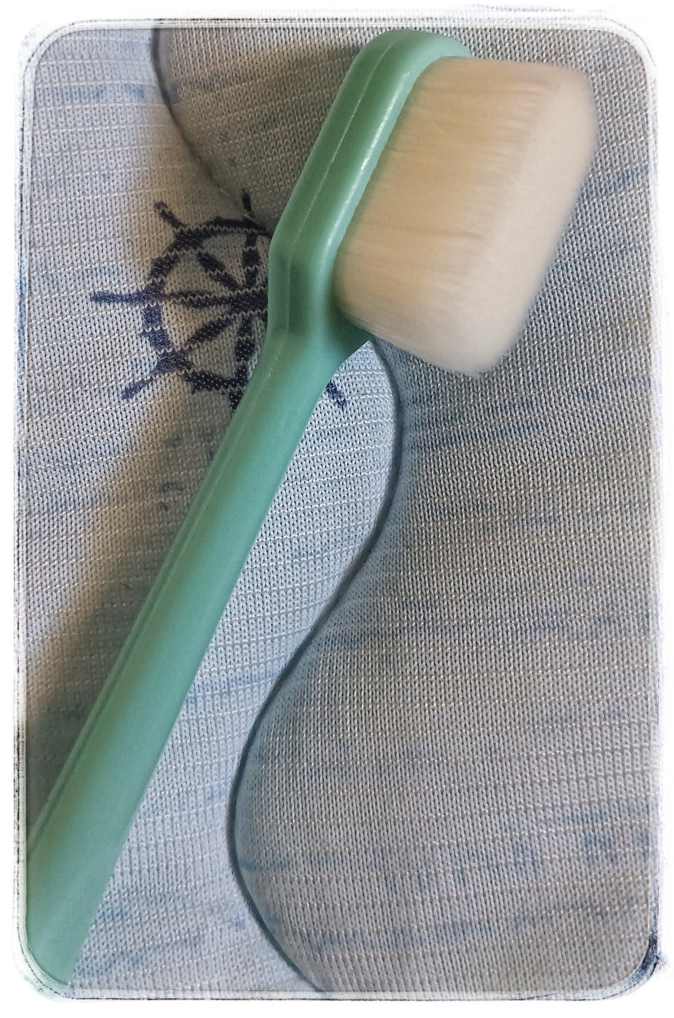 つるつるキュッ！マイクロ極細歯ブラシやわらかストレート/セリア/歯ブラシを使ったクチコミ（3枚目）