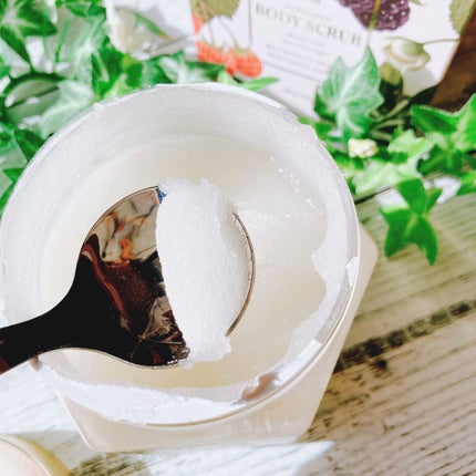 パヒュームドボディスクラブ ボタニカルベリー/plu/ボディスクラブを使ったクチコミ(2枚目)