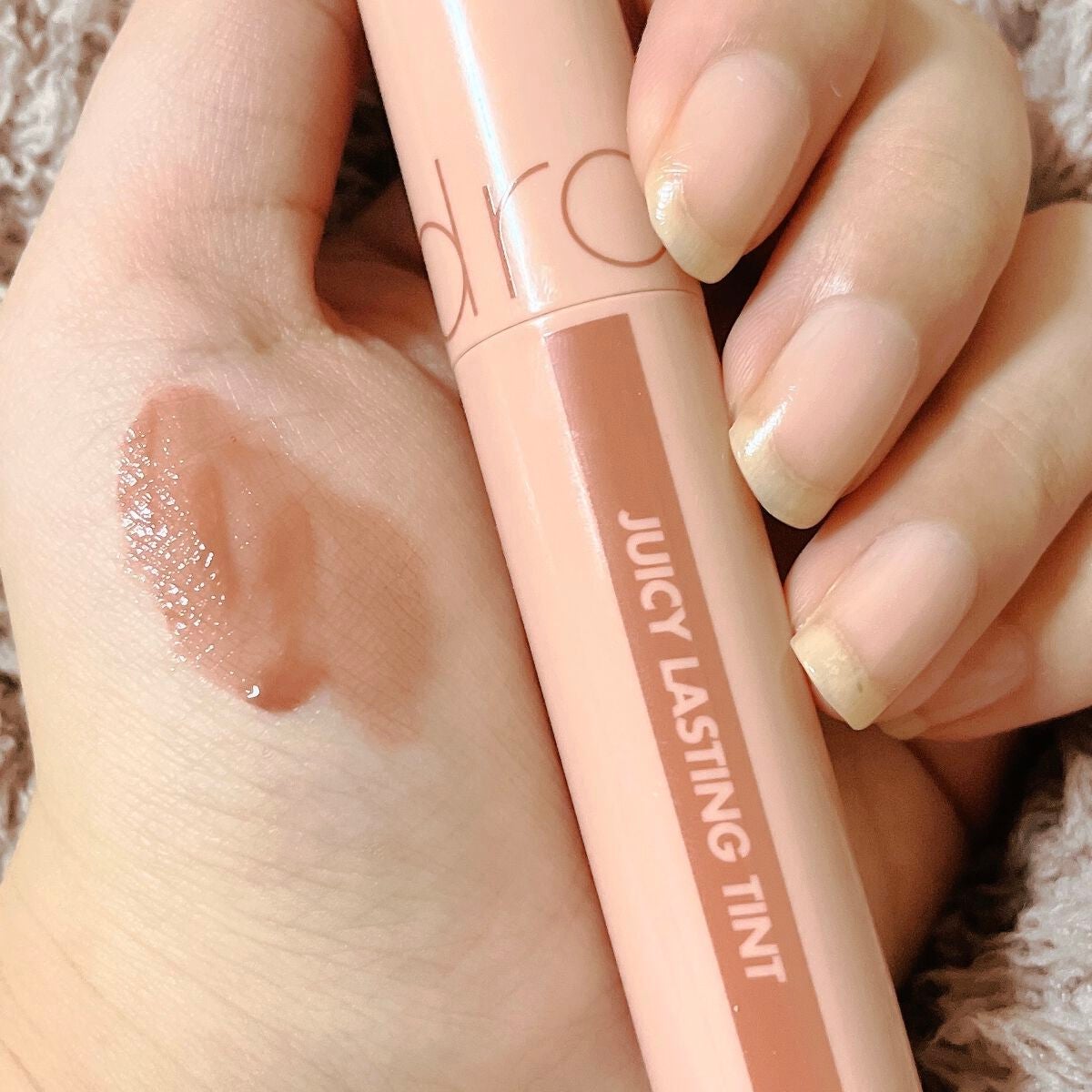 ジューシーラスティングティント/rom&nd/リップティントを使ったクチコミ(1枚目)