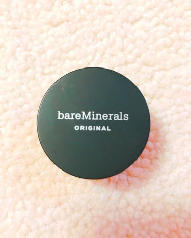 bareMinerals オリジナルファンデーション
前から気になっていたからお試しサイズで購入。
下地の後にブラシでくるくるくる。パウダーファンデーション苦手な私でしたが、ムラなくくるくるしているだけ