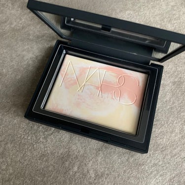 ライトリフレクティング プリズマティックパウダー/NARS/プレストパウダーを使ったクチコミ（1枚目）