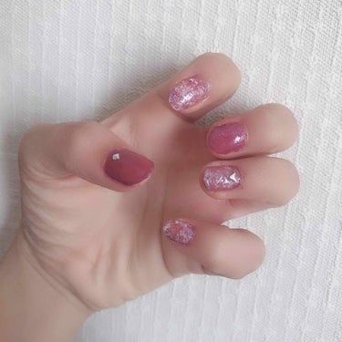 ネイル💅🏼✨

こんにちは(*Ü*)ﾉ"☀
まふゆです☃︎*

大理石ネイルをしようとしたんですが…
なんせ初めてなんで、途中で諦めまして
マーブルにしたところ、
もはやアートになってしまいました😂😂
