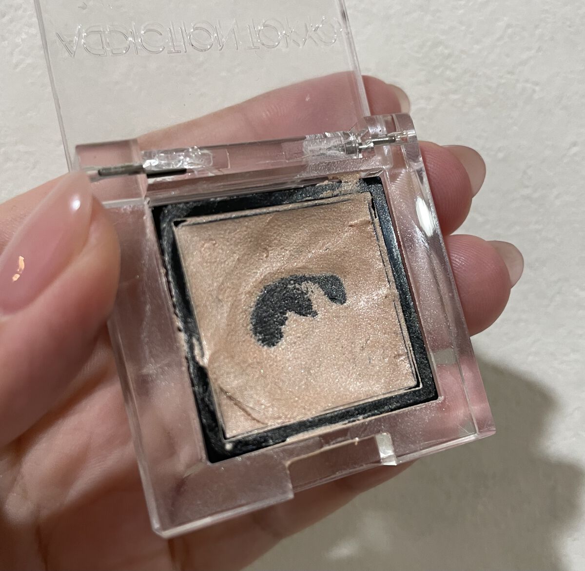 アディクション ザ アイシャドウ クリーム 011C Pearl River/ADDICTION/ジェル・クリームアイシャドウを使ったクチコミ（2枚目）