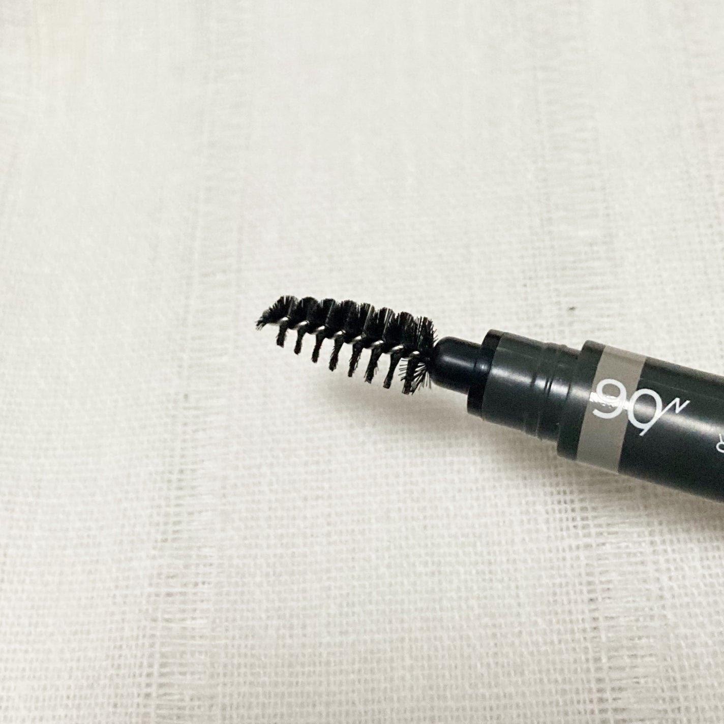 ツートンカラーアイブロウペンシル/GENE TOKYO/アイブロウペンシルを使ったクチコミ(4枚目)