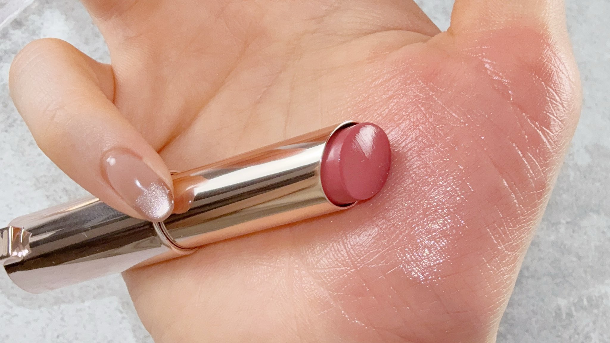 イドル リップ バターグロウ 30 LISA'S CORAL GLOW/LANCOME/口紅を使ったクチコミ（3枚目）