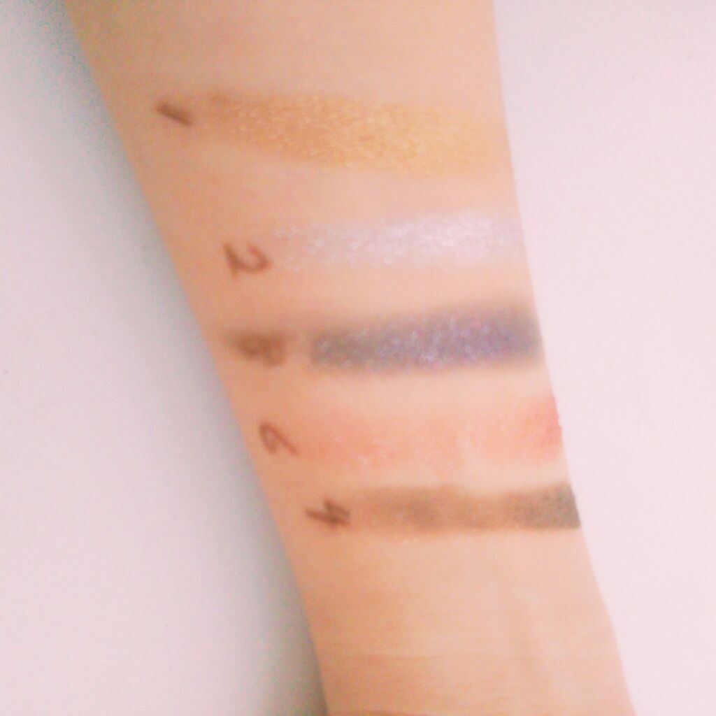 シークインクラッシュ/YVES SAINT LAURENT BEAUTE/単色アイシャドウを使ったクチコミ(2枚目)