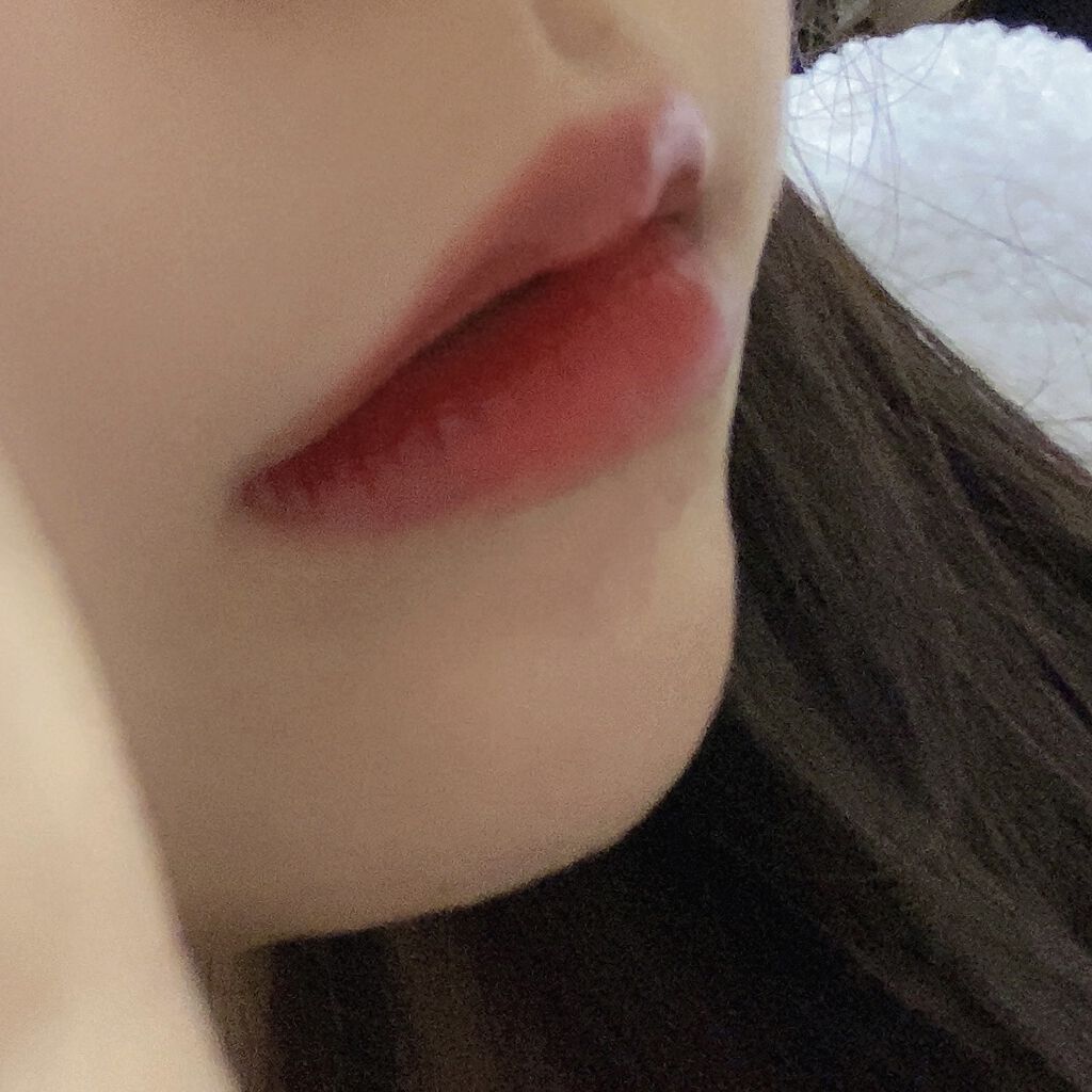 ジューシーラスティングティント/rom&nd/リップティントを使ったクチコミ（2枚目）