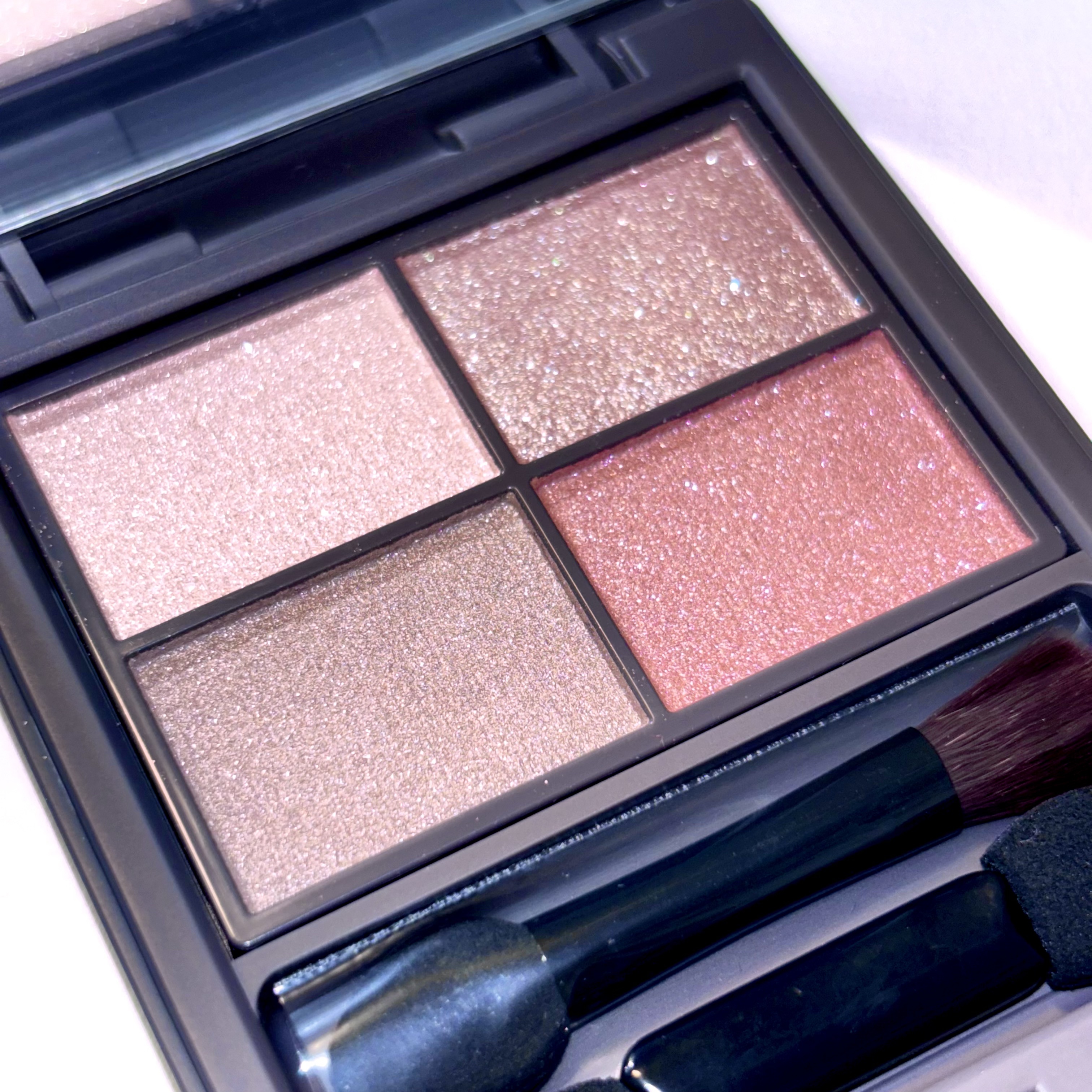 アンノウンアイズ/STEIASUR（ステイアシュール）/アイシャドウパレットを使ったクチコミ（2枚目）