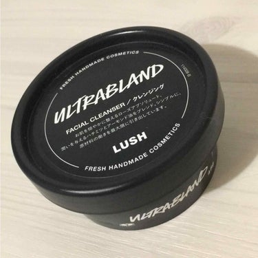 ============================
#LUSH #クレンジング
#俳句 1590円 45g
============================
少量を手にとって顔をマッサージ