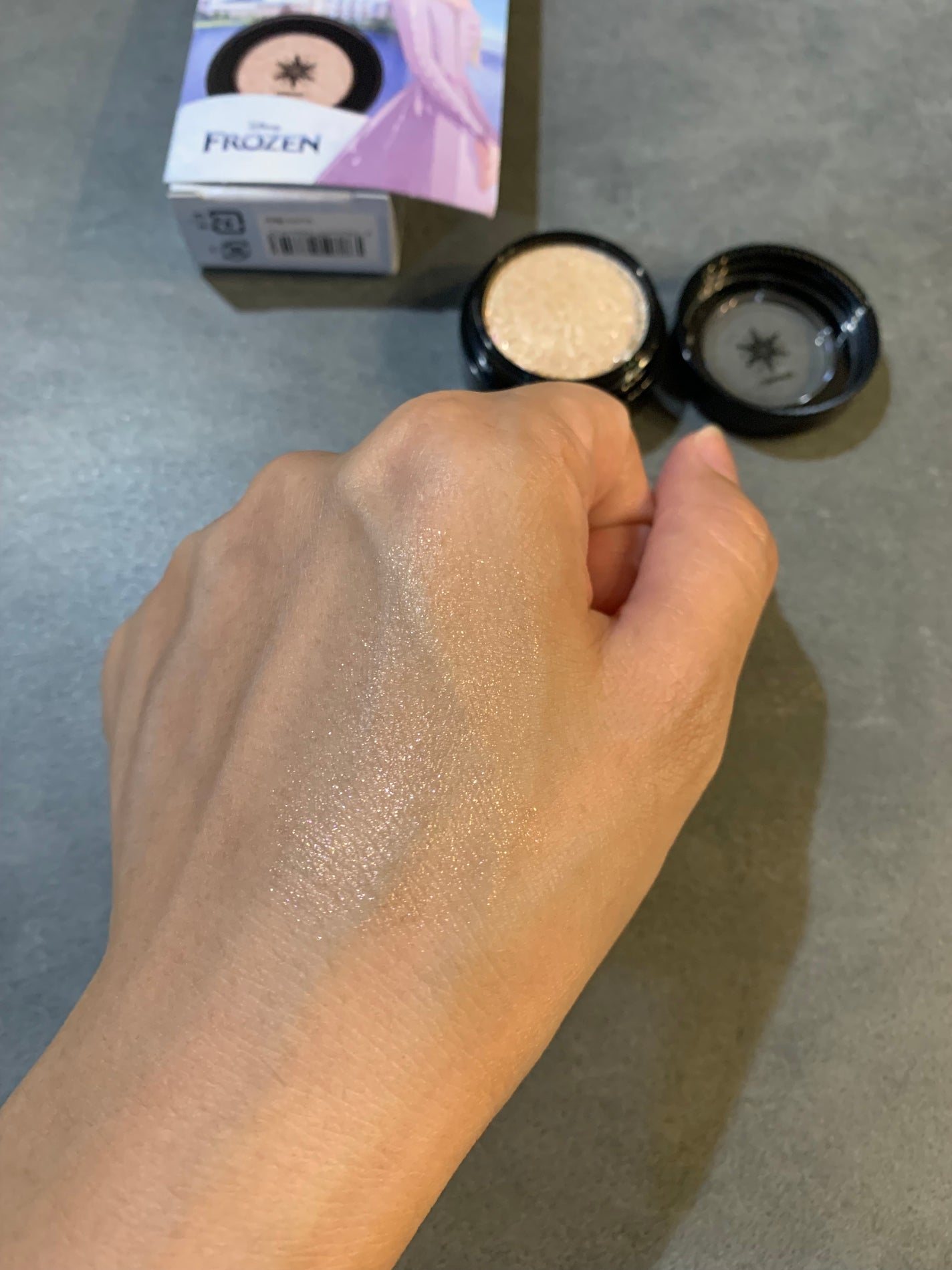 セルフィーフィックスピグメント/Witch's Pouch/単色アイシャドウを使ったクチコミ(2枚目)