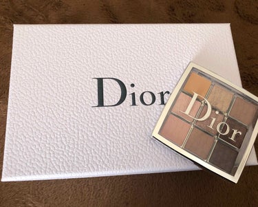 ✩3枚目スウォッチあり✩
⚠️4枚目目の画像注意⚠️
購入してから2ヶ月くらい経ってしまいましたがやっとレビューします⠒̫⃝⠒̫⃝⠒̫⃝
Dior バックステージアイパレット
色は002クールです！！
