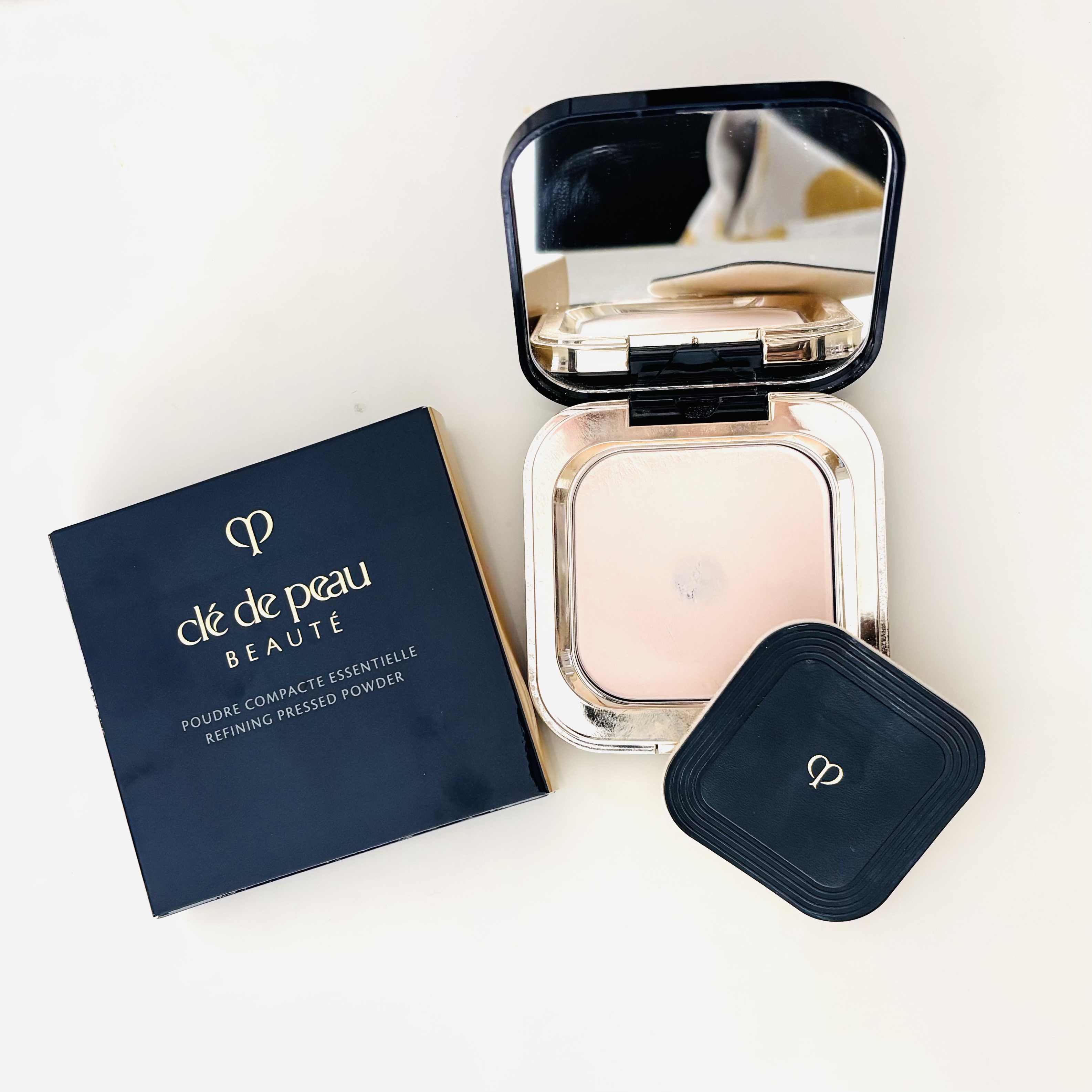 プードルコンパクトエサンシエルｎ/クレ・ド・ポー ボーテ/プレストパウダーを使ったクチコミ（2枚目）