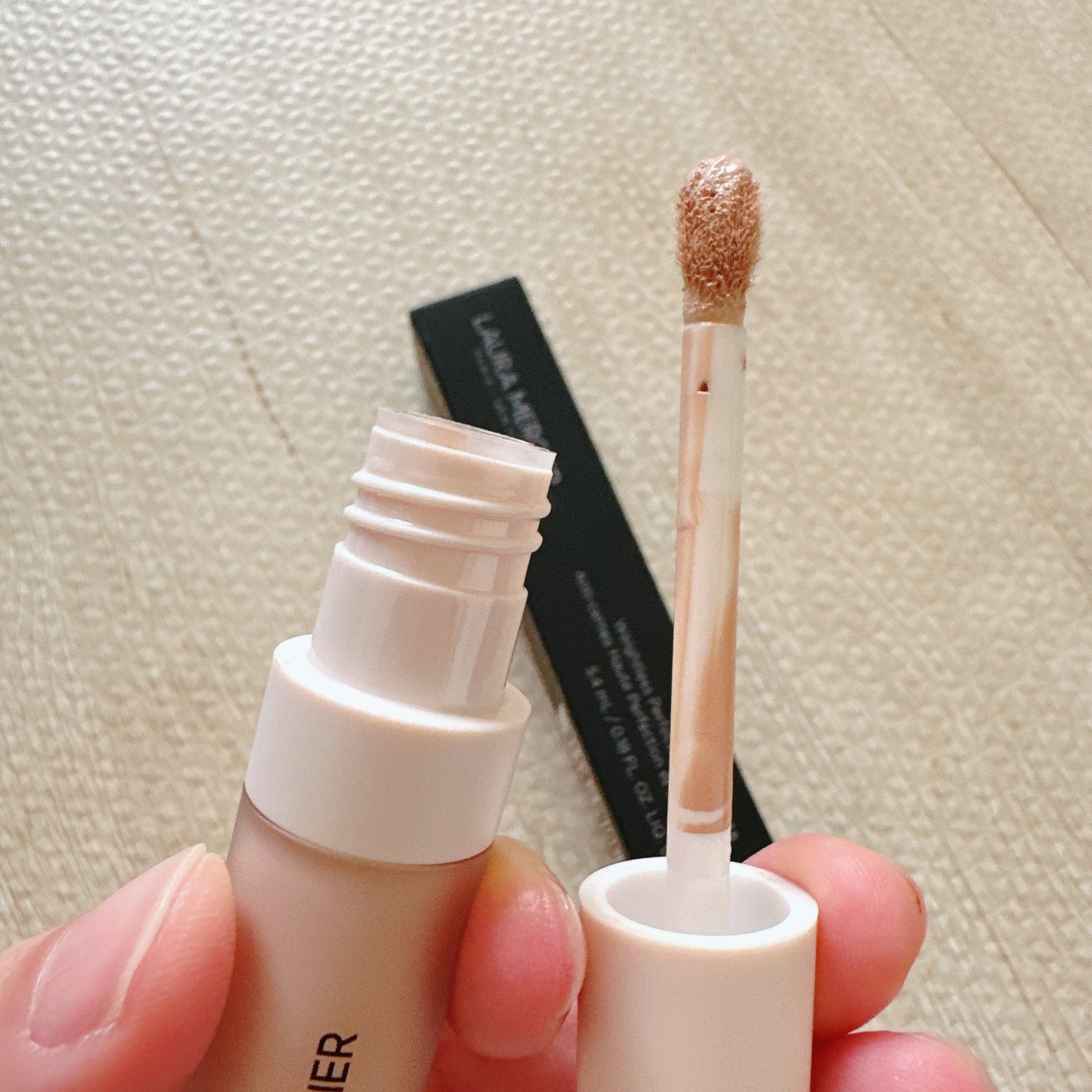 リアル フローレス ウェイトレス パーフェクティング コンシーラー/ローラ メルシエ/リキッドコンシーラーを使ったクチコミ(3枚目)