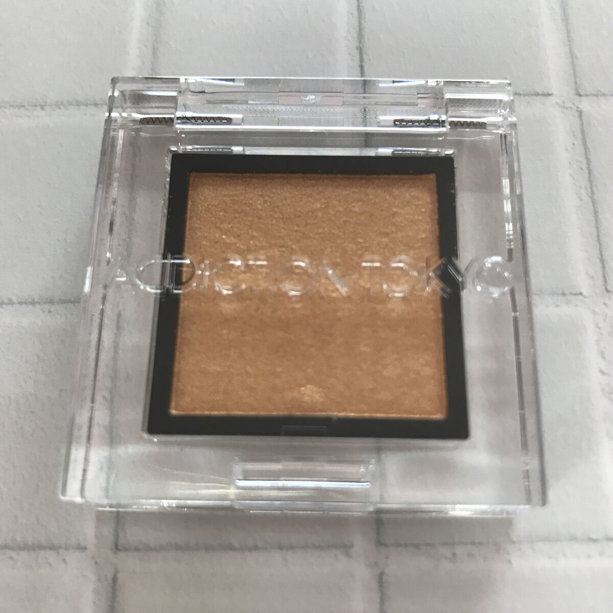 アディクション ザ アイシャドウ スパークル 008SP Garnish Sun/ADDICTION/単色アイシャドウを使ったクチコミ（2枚目）