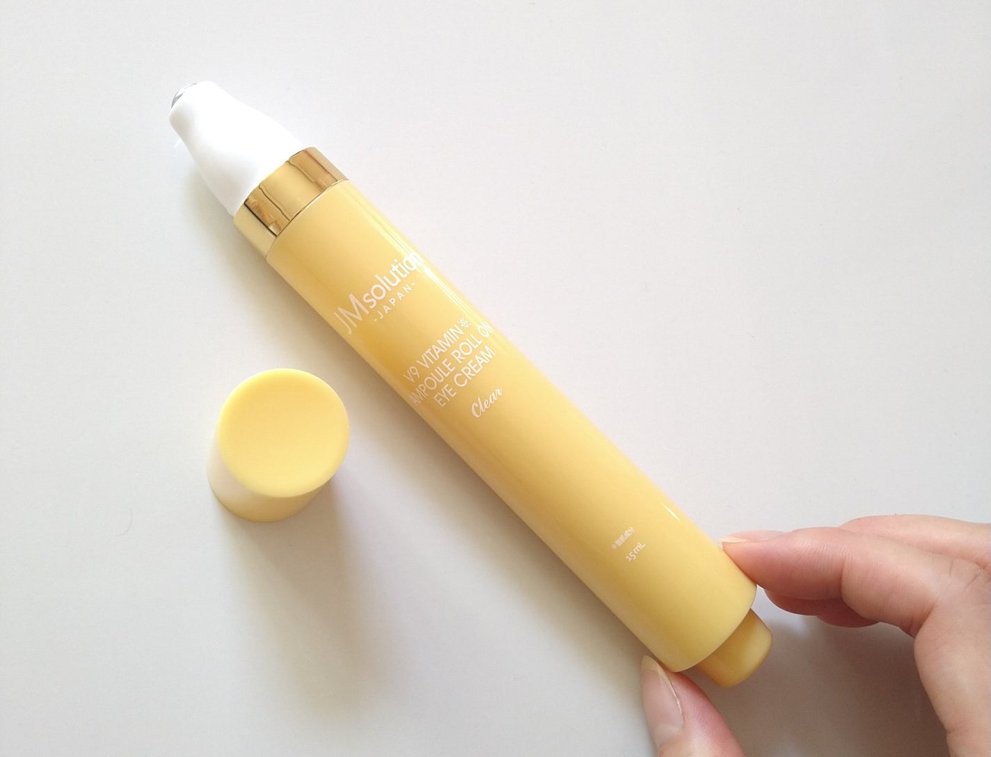 V9ビタミンアンプルロールオンアイクリームクリア/JMsolution/アイケア・アイクリームを使ったクチコミ(4枚目)