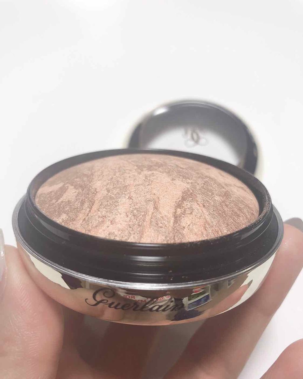 GUERLAIN ハイライティング パウダーのクチコミ「メイクアップクイーン #マミ様
のおススメ品だったこちら。

おゲランの割には税抜き6,400.....」（2枚目）