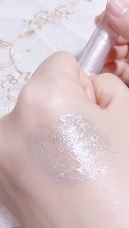 Alice♤フォロバ100 on LIPS 「◇細かなラメのグリッターが美しい!◇アイシャドウにつかう?リッ..」(4枚目)