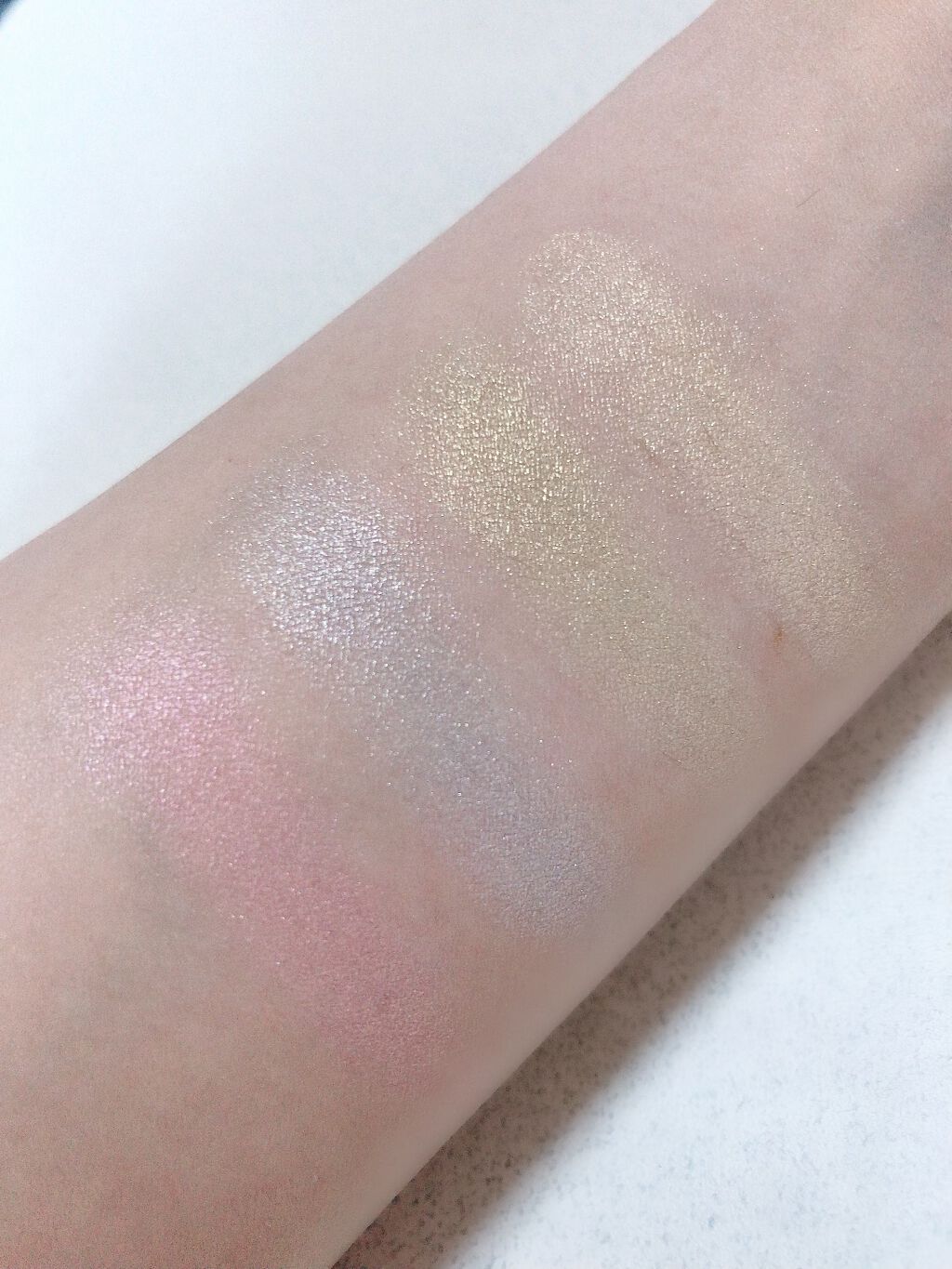 フラロッソ インテンソ アイシャドウ GR03/アスタリフト/アイシャドウパレットを使ったクチコミ（3枚目）