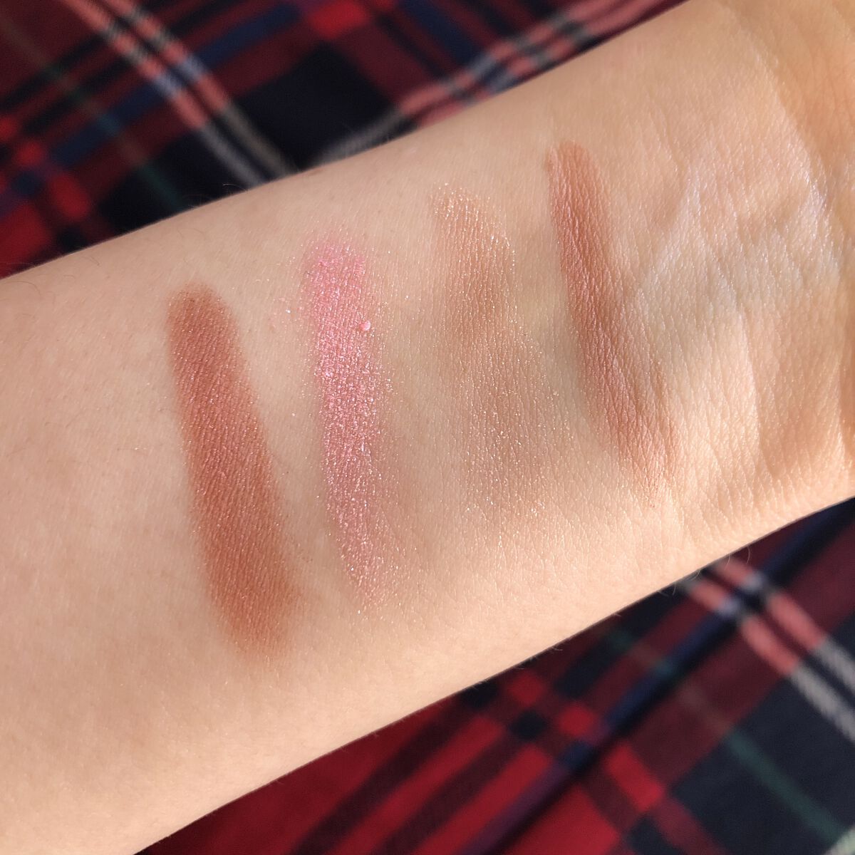 バレンタインボックスミニ ローズ/VAVI MELLO/アイシャドウパレットを使ったクチコミ（3枚目）