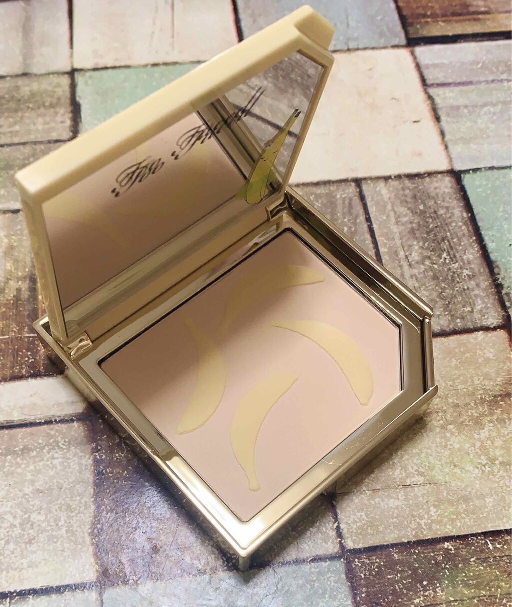 イッツバナナス ブライトニング セッティング パウダー/Too Faced/プレストパウダーを使ったクチコミ（3枚目）
