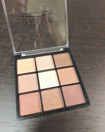 UR GLAM BLOOMING EYE COLOR PALETTE/U R GLAM/アイシャドウパレットを使ったクチコミ(1枚目)