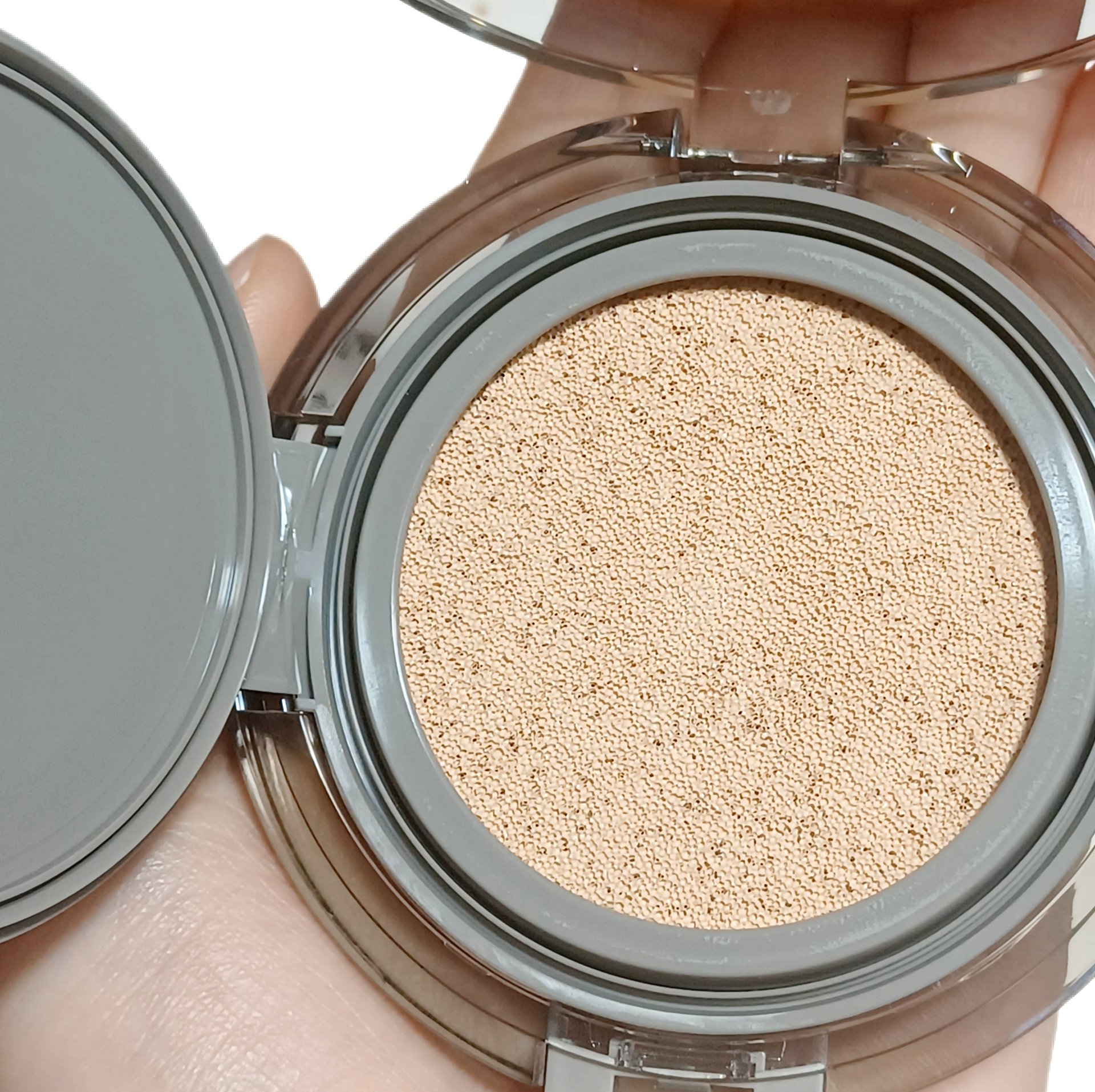 ブラーカバークッション/LUNA/クッションファンデーションを使ったクチコミ（3枚目）